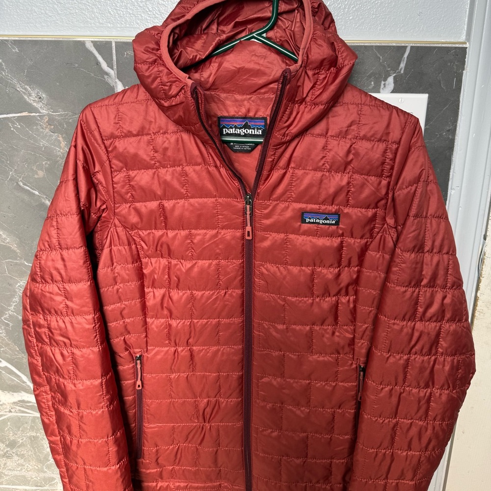 Patagonia nano puff hoody